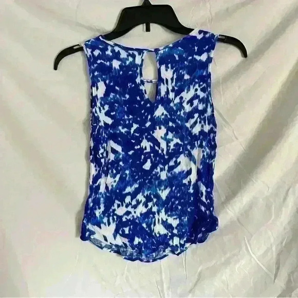Renee C. Blue & White Watercolor Sleeveless Blouse w/ Keyhole Cutouts Size S - Picture 2 of 3